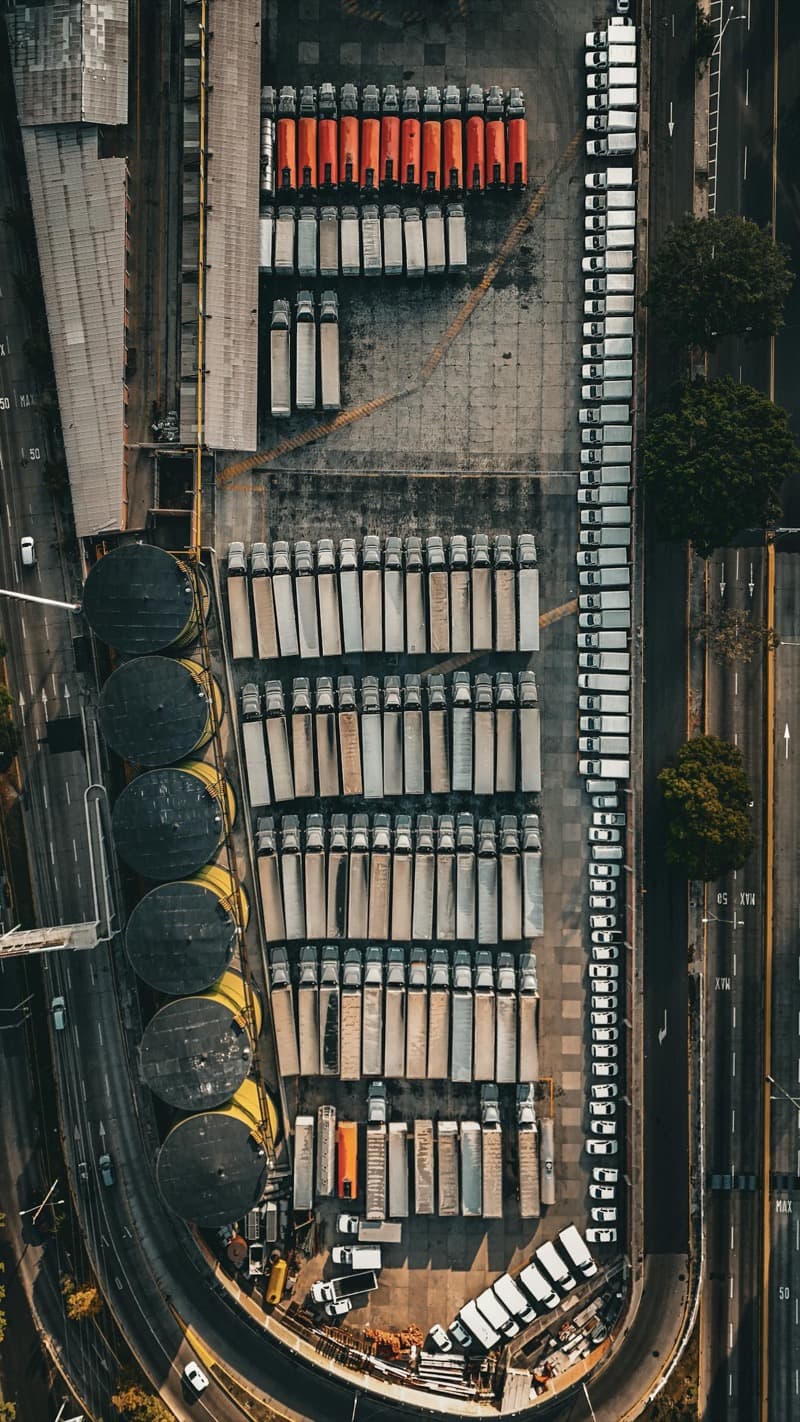 Truck, Van & Container Types — Dimensions, Payload & When to Use